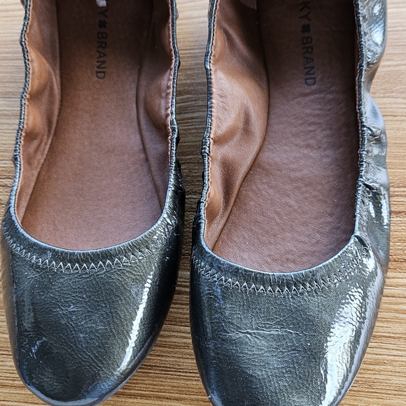 Lucky Brand Women's Green Shimmering Flats Size 11 - Picture 3 of 7